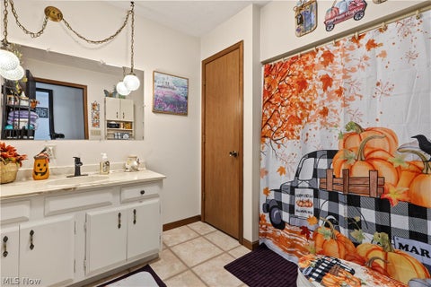 Tiny photo for 162 Woodland Acres Road, Marietta, OH 45750 (MLS # 5255877)