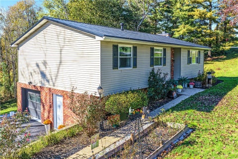 Tiny photo for 162 Woodland Acres Road, Marietta, OH 45750 (MLS # 5255877)