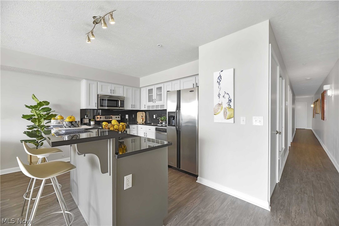 Stonebridge Ph 01 Condos - Residential