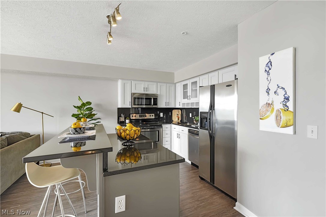 Stonebridge Ph 01 Condos - Residential