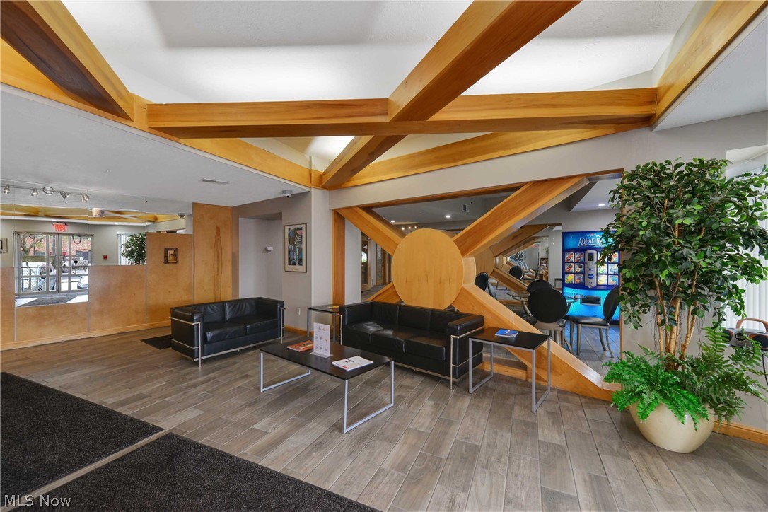 Stonebridge Ph 01 Condos - Residential