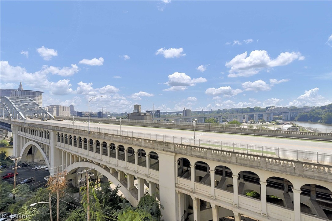 Stonebridge Ph 01 Condos - Residential