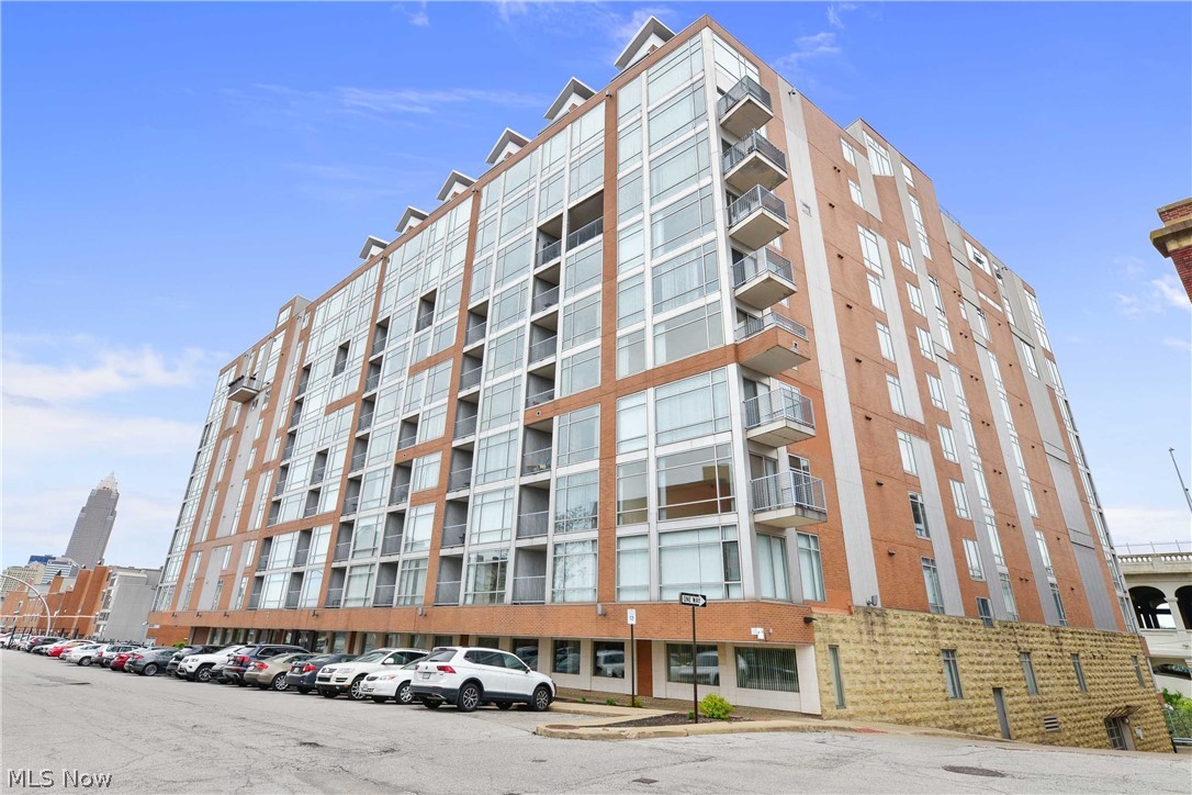 Stonebridge Ph 01 Condos - Residential