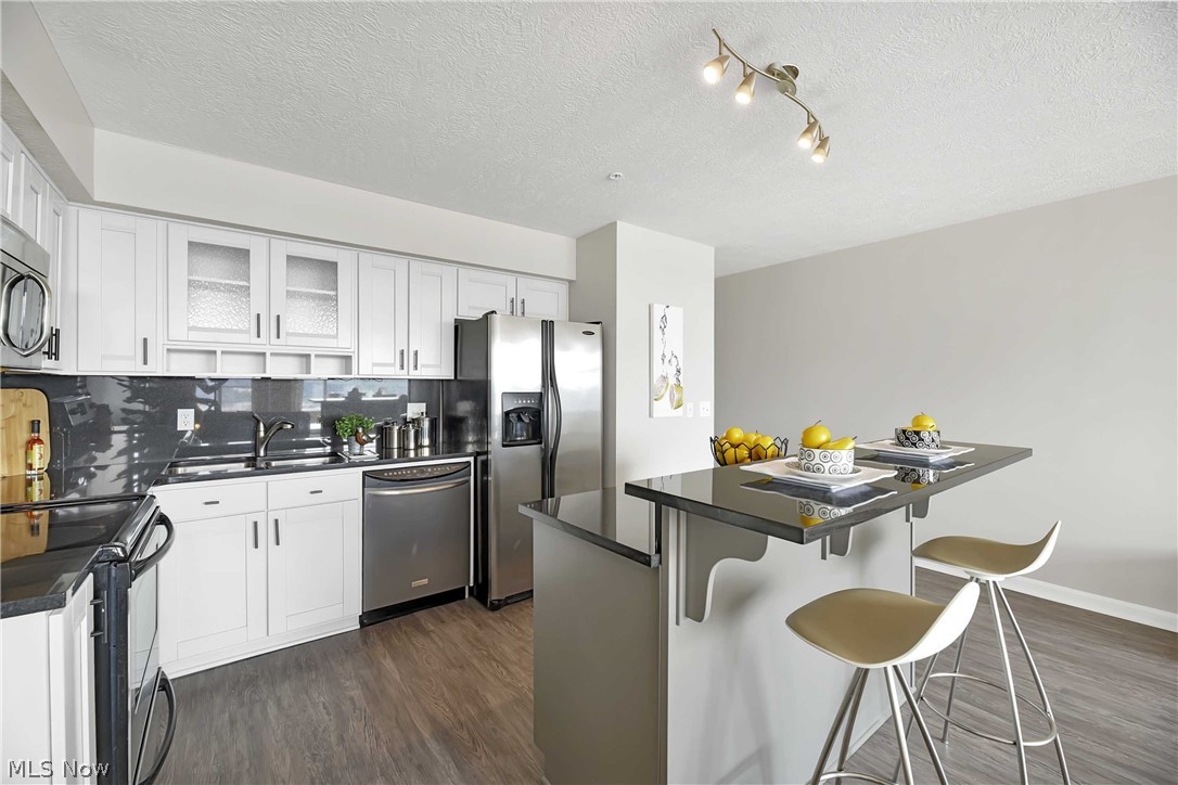 Stonebridge Ph 01 Condos - Residential