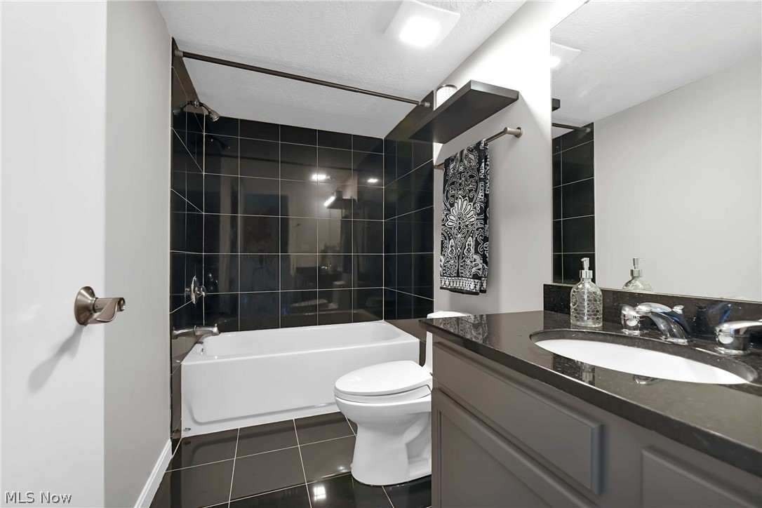 Stonebridge Ph 01 Condos - Residential