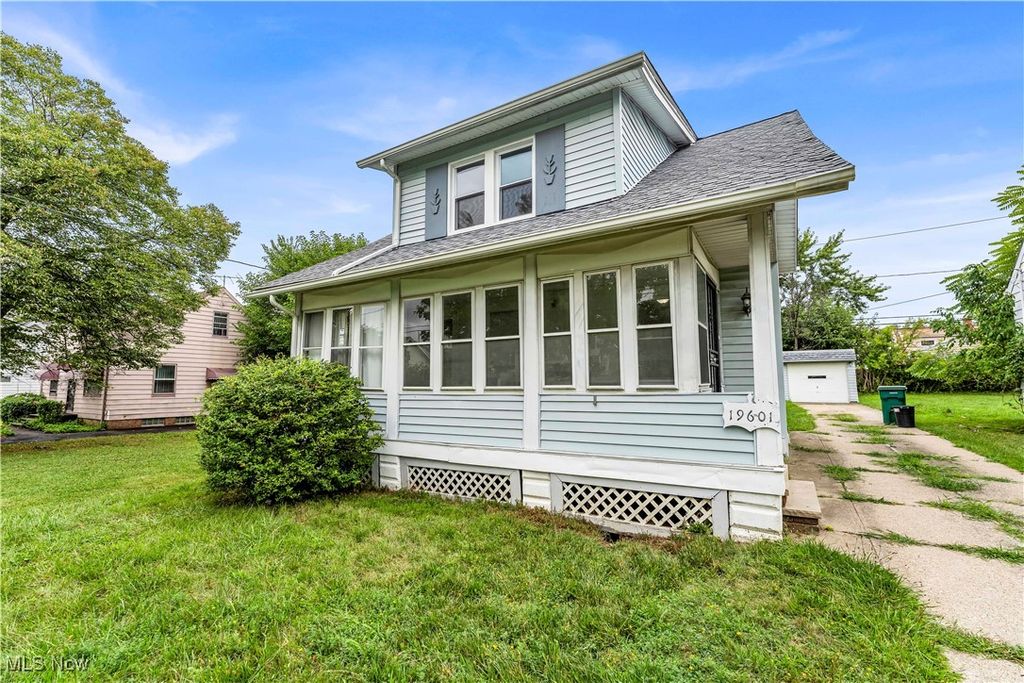 Photo of 19601 Raymond Street, Maple Heights, OH 44137 (MLS # 5178039)