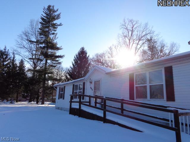 A nice ranch home on large lot. Has nice size kitchen. Living room has vaulted ceilings. Great for first time home buyer.
