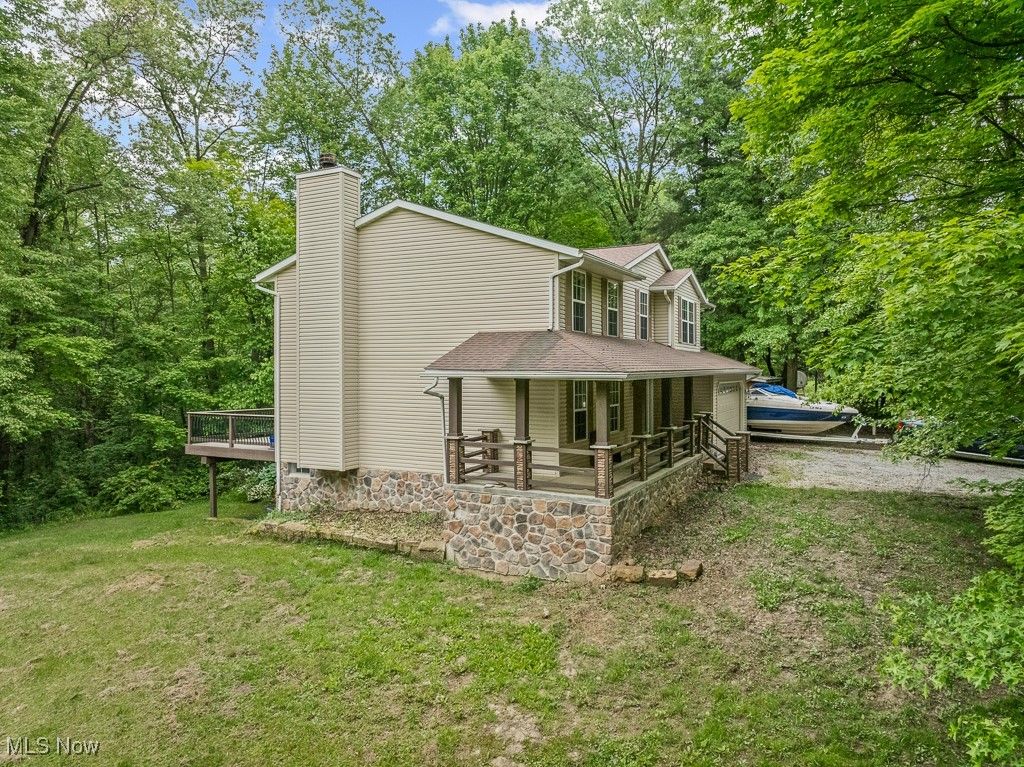 Photo of 13109 Edison Street NE, Alliance, OH 44601 (MLS # 5178933)