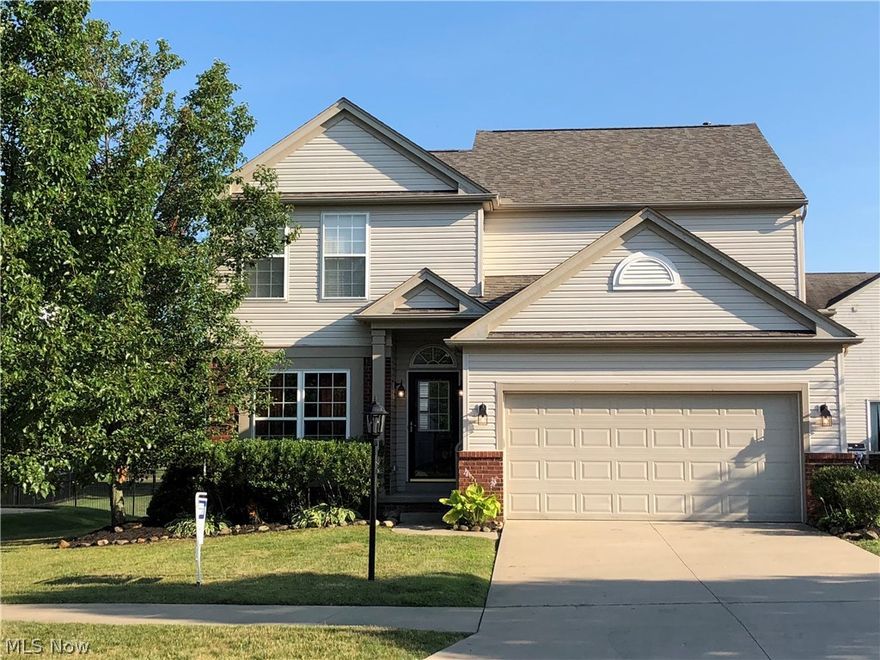 Absolutely charming, beautifully maintained 3 bedroom, 4 bathroom, colonial nestled in desirable New Hampton Subdivision. Home features vaulted ceilings in great room. Professionally tailored and installed drapery in the spacious great room. Neutral paint throughout as well as newer carpeting. Gorgeous eat in kitchen w/stainless steel appliances included. Large master suite with his and her sinks and double shower. Front room is flexible space for dining room, office, or playroom. Finished lower level rec room with half bath. New lighting fixtures throughout the home. NEW ROOF, and newer AC. Must see!