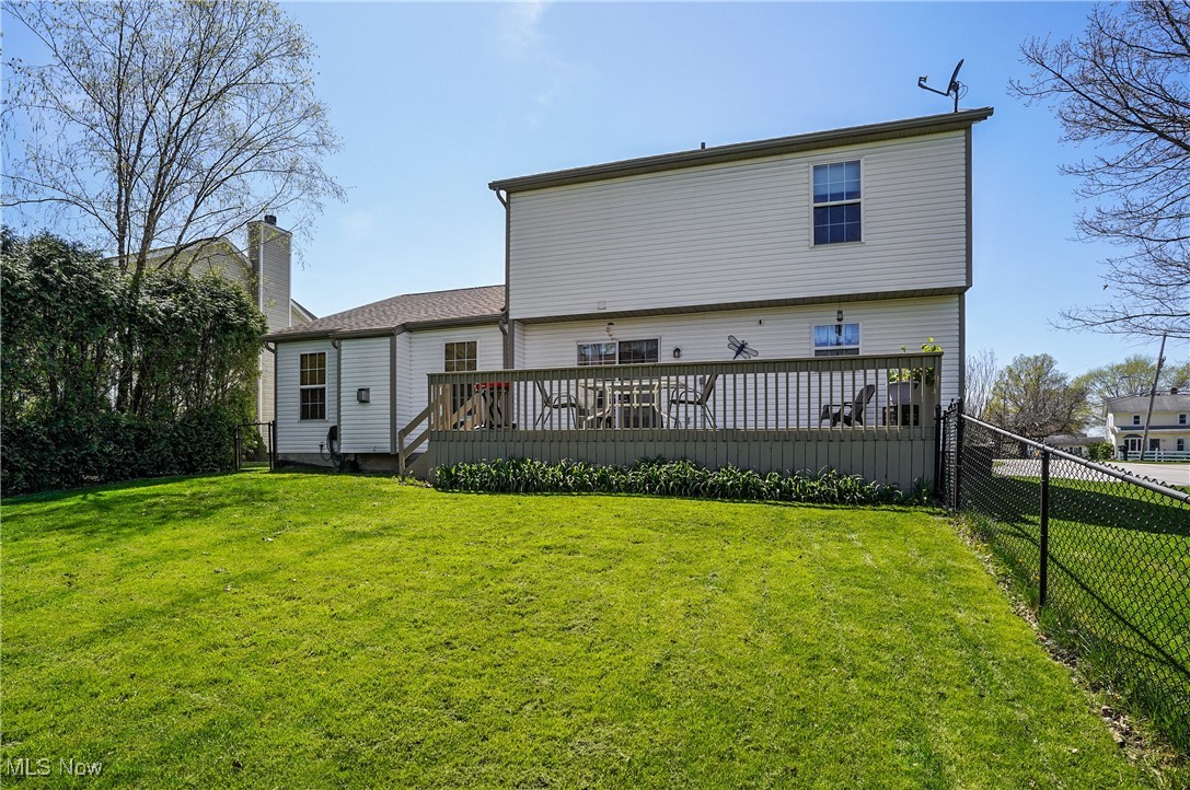 803 Collins Pond Drive, Ravenna, Ohio image 3