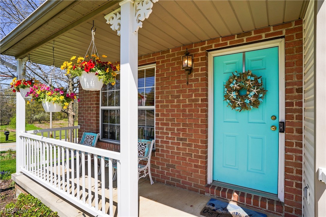 803 Collins Pond Drive, Ravenna, Ohio image 2