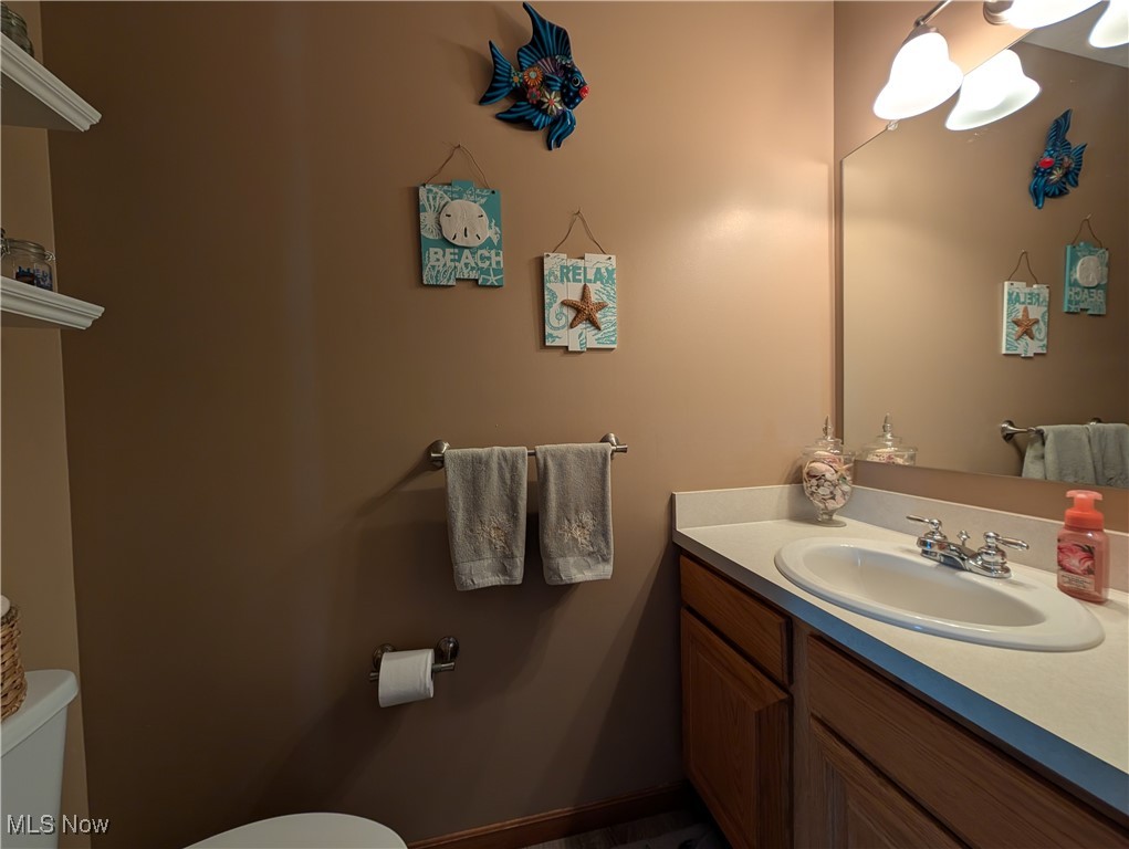 803 Collins Pond Drive, Ravenna, Ohio image 32