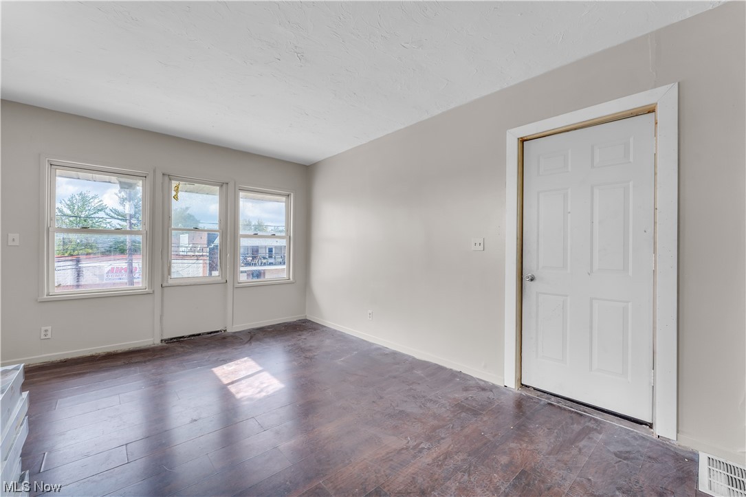 Garfield Blvd - Residential Lease