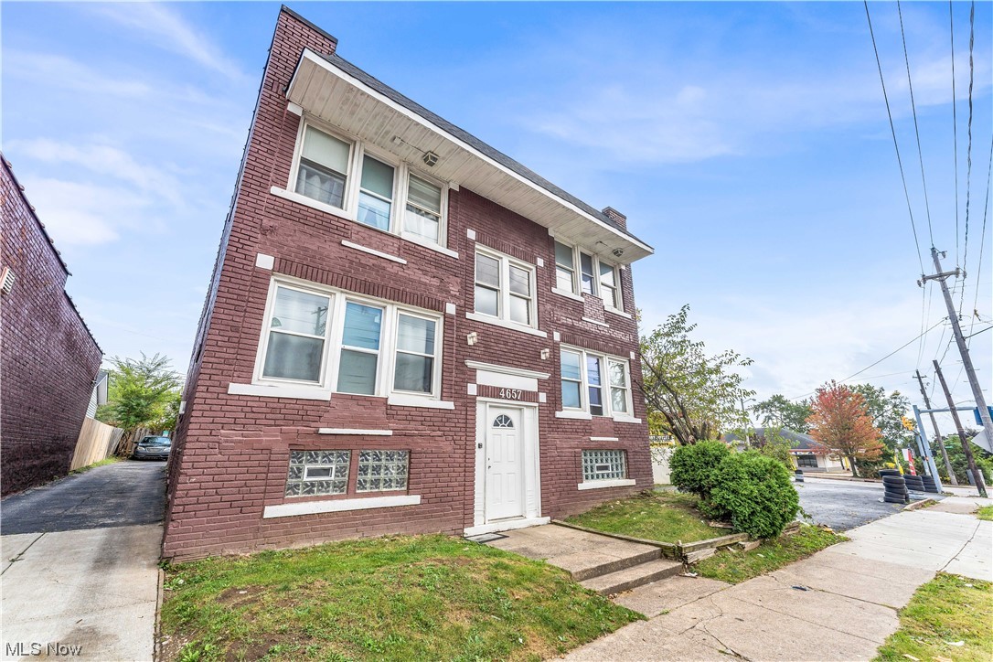 Garfield Blvd - Residential Lease