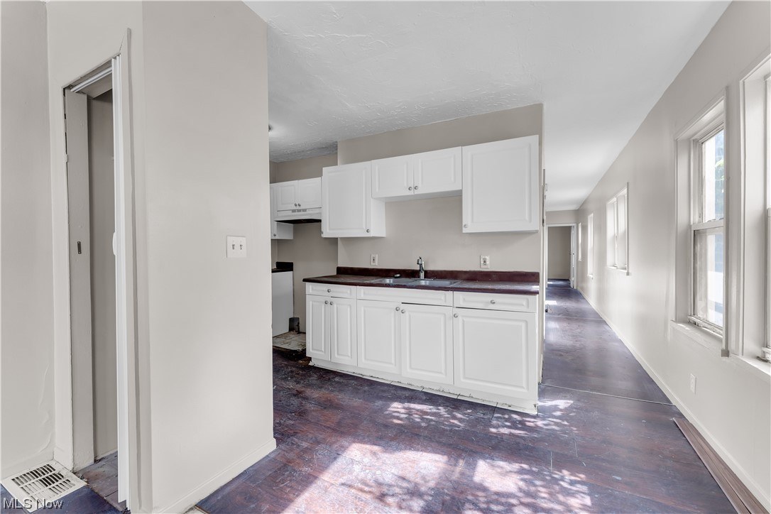 Garfield Blvd - Residential Lease