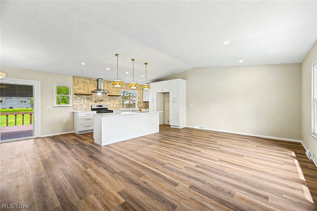 Photo of 913 Sherwood Drive, Macedonia, OH 44056 (MLS # 5206159)