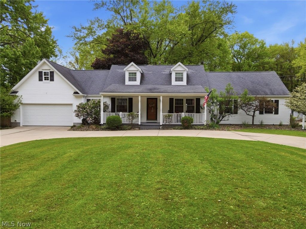Photo of 175 Henn Hyde Road NE, Howland, OH 44484 (MLS # 5210586)