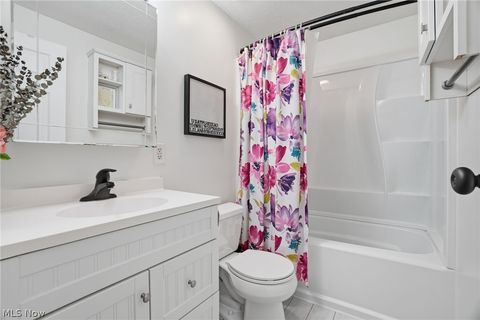 Tiny photo for 175 Henn Hyde Road NE, Howland, OH 44484 (MLS # 5210586)