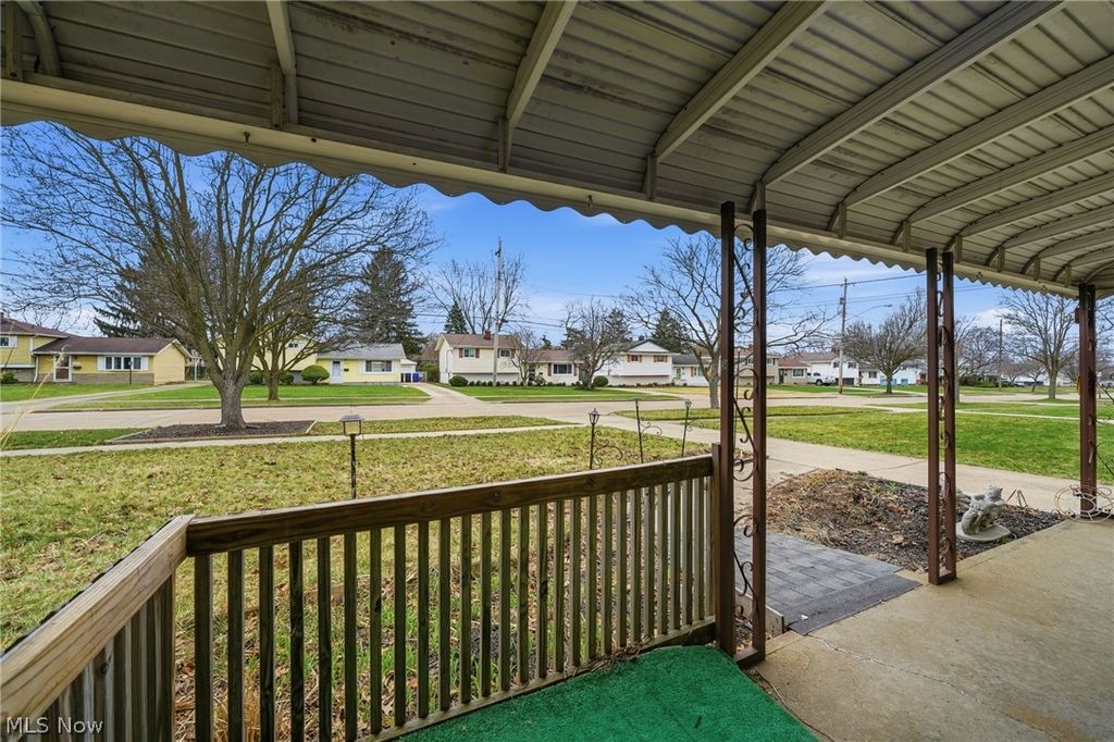 Photo of 13442 Havendale Drive, Brook Park, OH 44142 (MLS # 5182124)