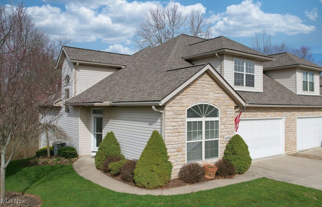 Stunning condo for rent in Brimfield's Pleasant Lakes subdivision! 3 bedrooms/2 bathrooms. The large open space first floor boasts a great room that leads to a sliding door to the deck for seasonal enjoyment. 2 bedrooms on the main floor; primary bedroom has en suite bathroom. Second bathroom is near the other bedroom. Spacious room on the 2nd floor. Laundry room with hookups/mud room off the 2 car attached garage. 2 pet limit - $250 non-refundable pet deposit; $25 per pet per month. No smoking. Tenants are responsible for utilities. All adult applicants must apply online for credit, background, eviction history. $50 non-refundable application fee per adult applicant. Employment is verified. No third party applications permitted. All Keller Williams Property Management residents are enrolled in the Resident Benefits Package (RBP). More details upon application. Please contact the listing agent for requirements prior to applying and details regarding the RBP.