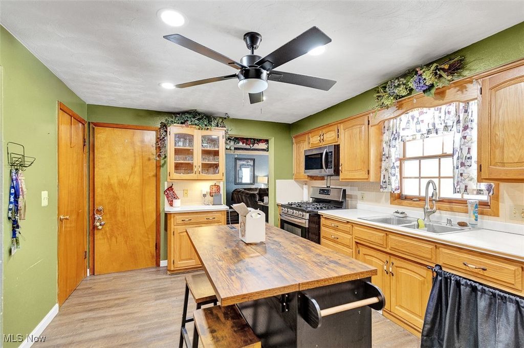 Photo of 1501 Tower Boulevard, Lorain, OH 44053 (MLS # 5177125)