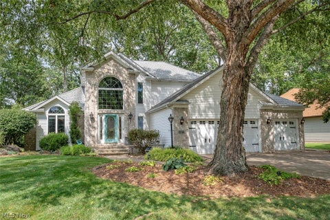 Photo for 1037 Woodland Chase