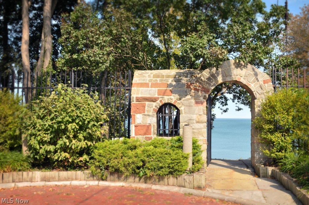 Beach Cliff - Residential