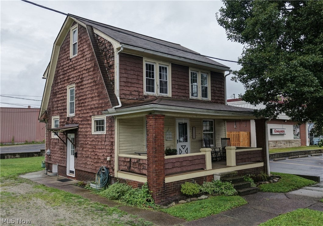 121 2nd Street SE
