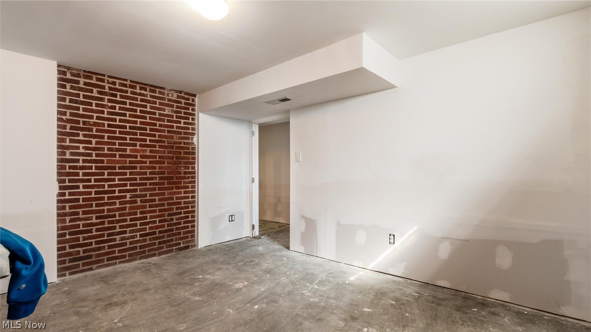 Dillon Falls Drive - Residential