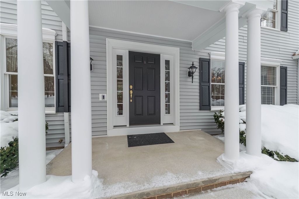 Photo of 6860 Cliffside Drive, Vermilion, OH 44089 (MLS # 5184899)