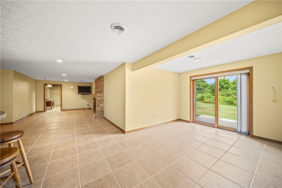 Crest & Vly 03 - Residential