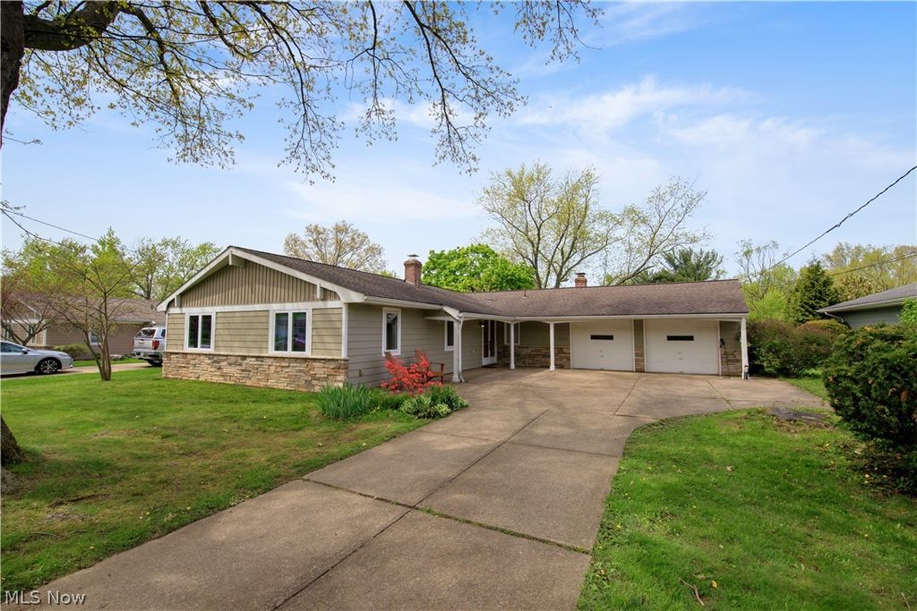 Photo of 30200 Crestview Drive, Bay Village, OH 44140 (MLS # 5205591)