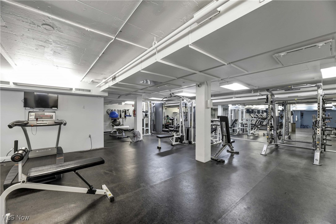 12700 Lake Avenue #704, Lakewood, Ohio image 21