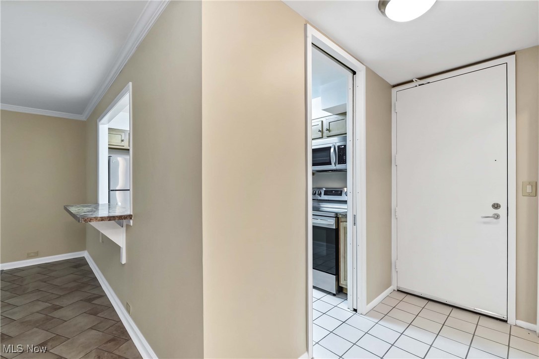 12700 Lake Avenue #704, Lakewood, Ohio image 3