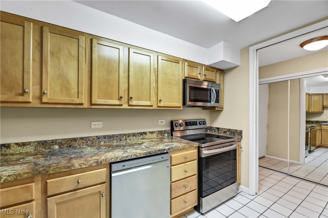 12700 Lake Avenue #704, Lakewood, Ohio image 7