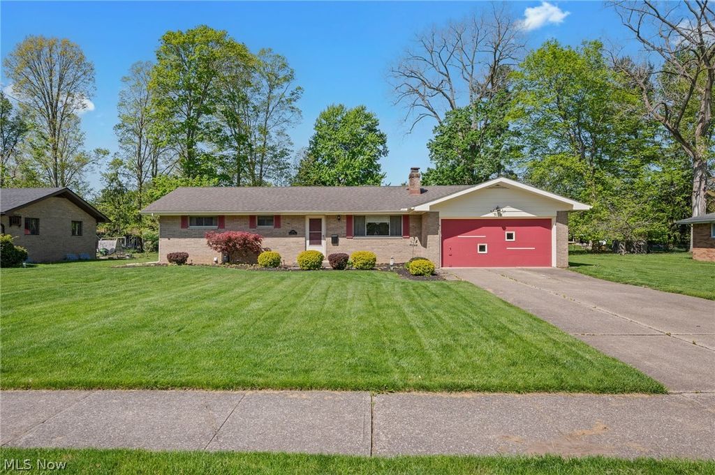 Photo of 5108 Evergreen Drive, North Olmsted, OH 44070 (MLS # 5204710)