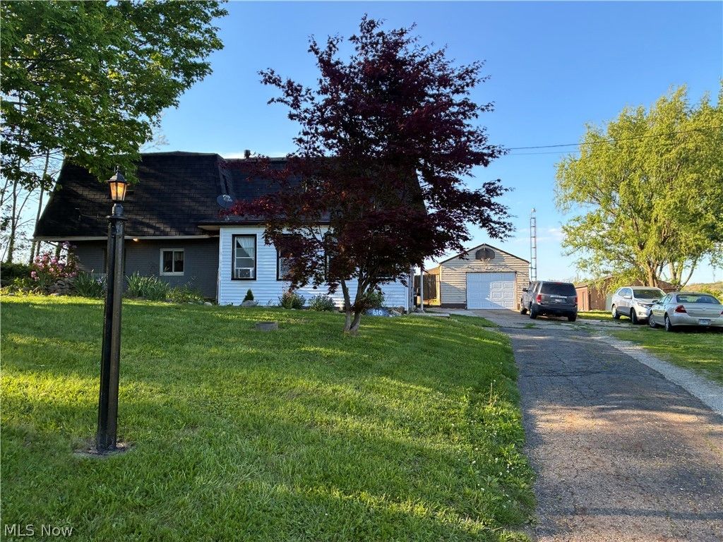 Photo of 610 Orrville Street NW, Massillon, OH 44647 (MLS # 5209429)