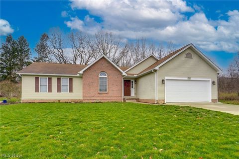 Homes For Sale - 1481 Brookridge Avenue<br/> Louisville, OH 44641