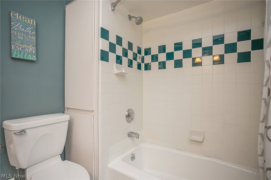 Shaker Lakes - Residential