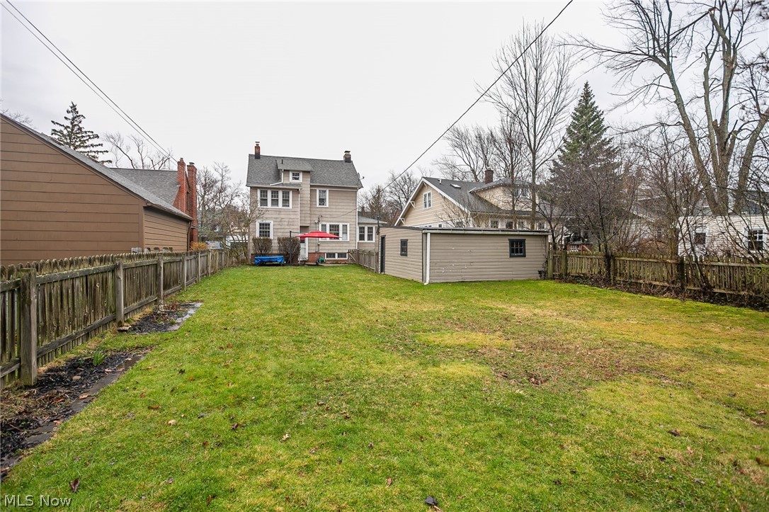 Shaker Lakes - Residential