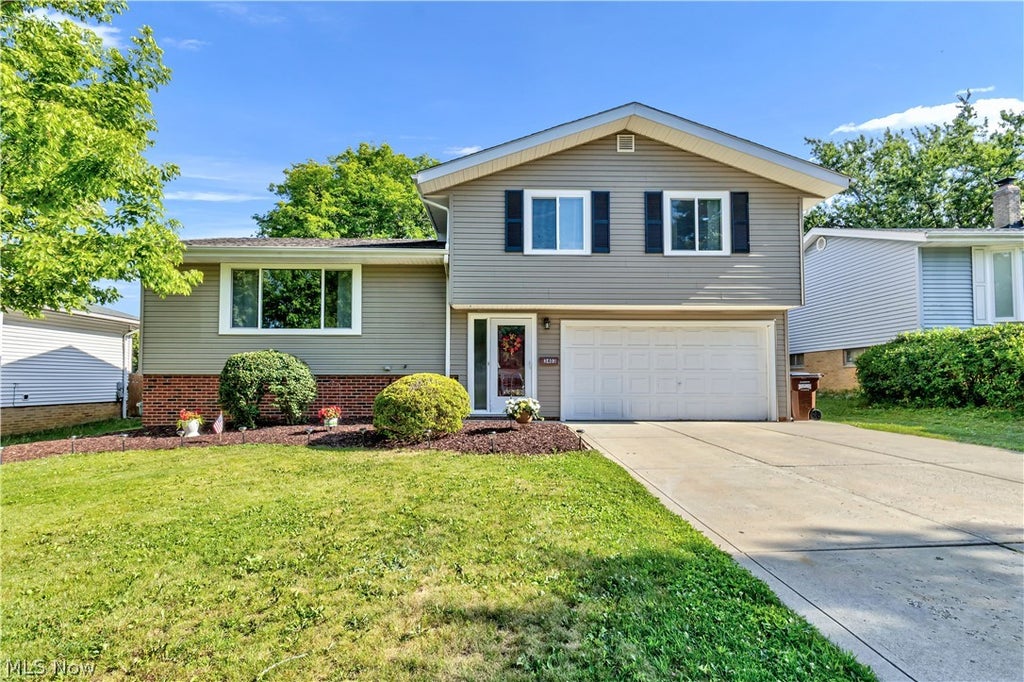 Photo of 3403 Nottingham Drive, Parma, OH 44134 (MLS # 5224128)