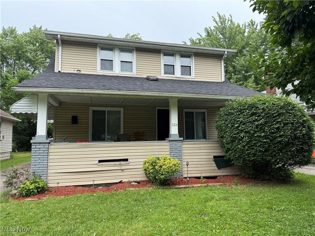 welcome to 524 E PHILADELPHIA AVE. This home has been completely updated from top to bottom the home features 3 bedrooms and two full baths with a 2 car detached garage. major updated include NEW roof, NEW furnace, NEW hot water tank. Not to mention all the cosmetic updates including new doors, fresh paint, and new flooring. schedule your showing today!