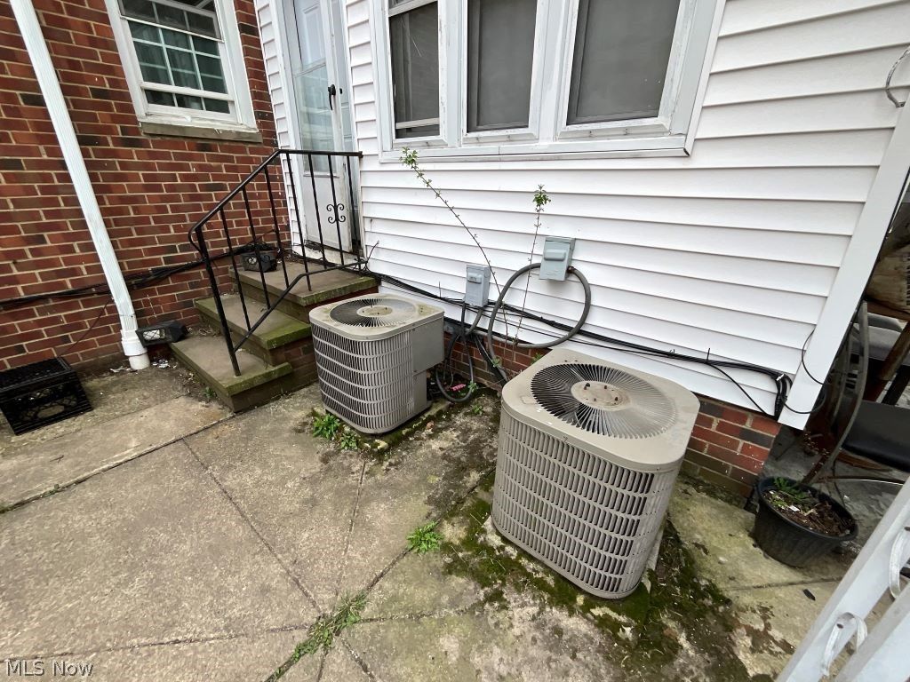 Photo of 3000 Warrensville Center Road, Shaker Heights, OH 44122 (MLS # 5202425)