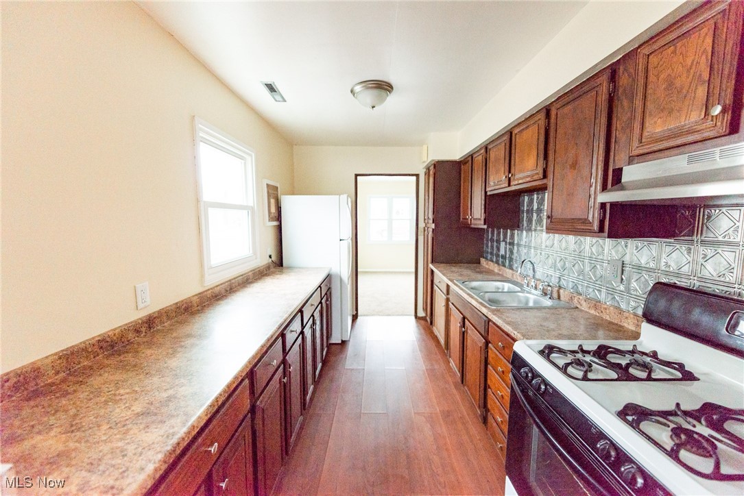 Highland Park 02 - Residential Lease