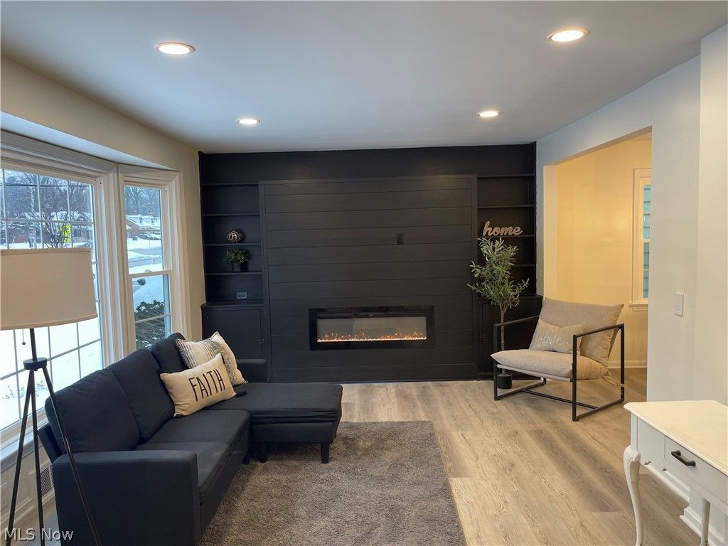 Photo of 4059 Monticello Boulevard, Cleveland Heights, OH 44121 (MLS # 5185668)