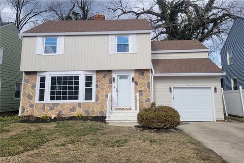 Homes For Sale - 4059 Monticello Boulevard<br/> Cleveland Heights, OH 44121