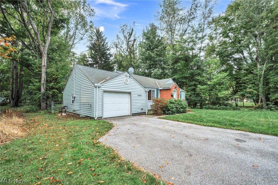 7454 Broadmoor Circle