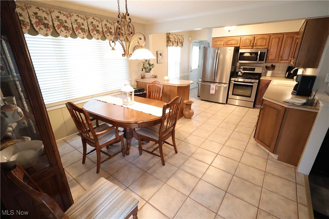 416 Forest Hill Drive, Youngstown, Ohio image 7