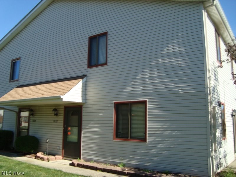 Kings Court Condo - Residential