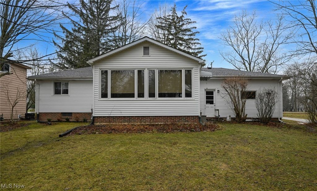 Photo of 9051 Abbey Road, North Royalton, OH 44133 (MLS # 5180992)